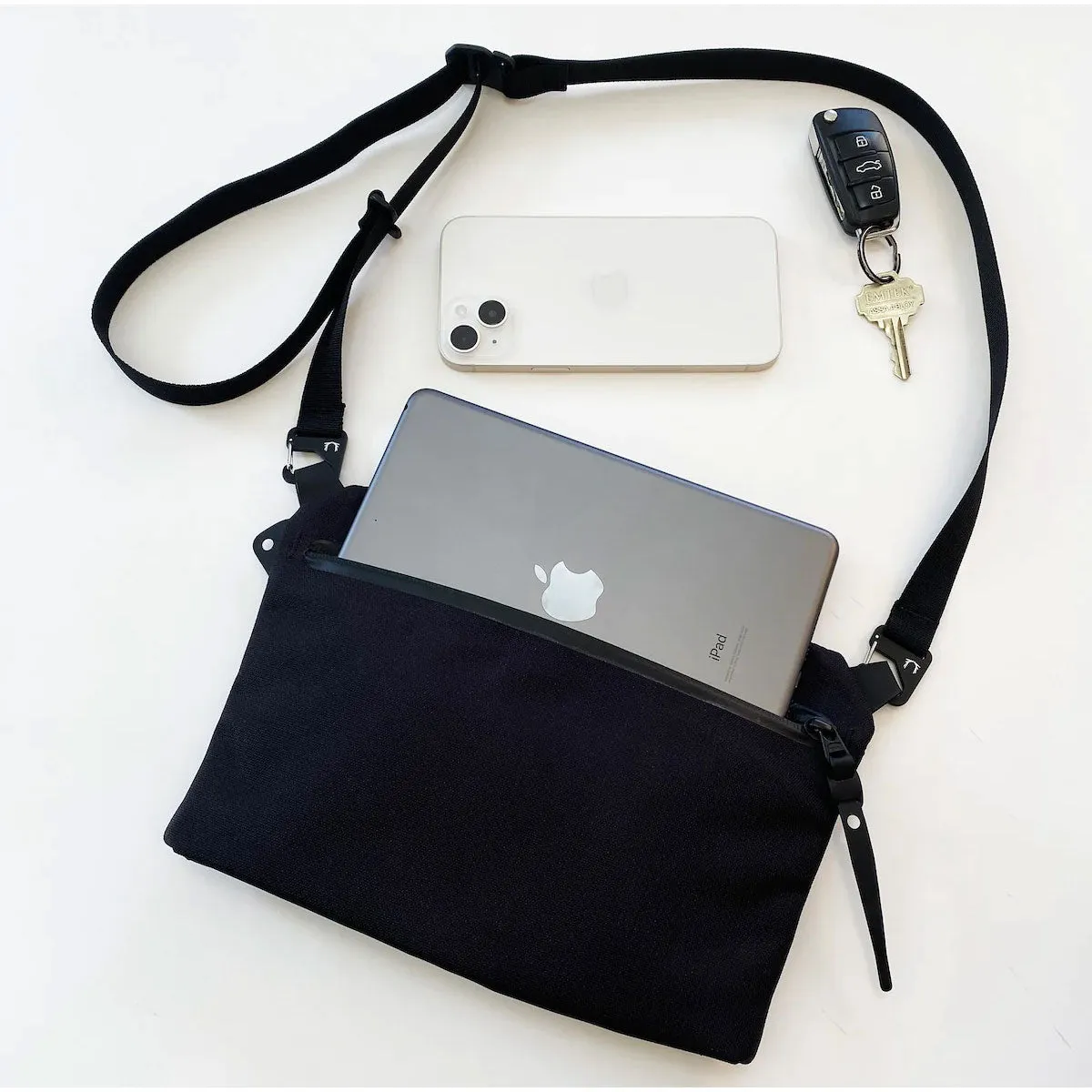 [PO] Black Ember : Sacoche_01 : Jet Black