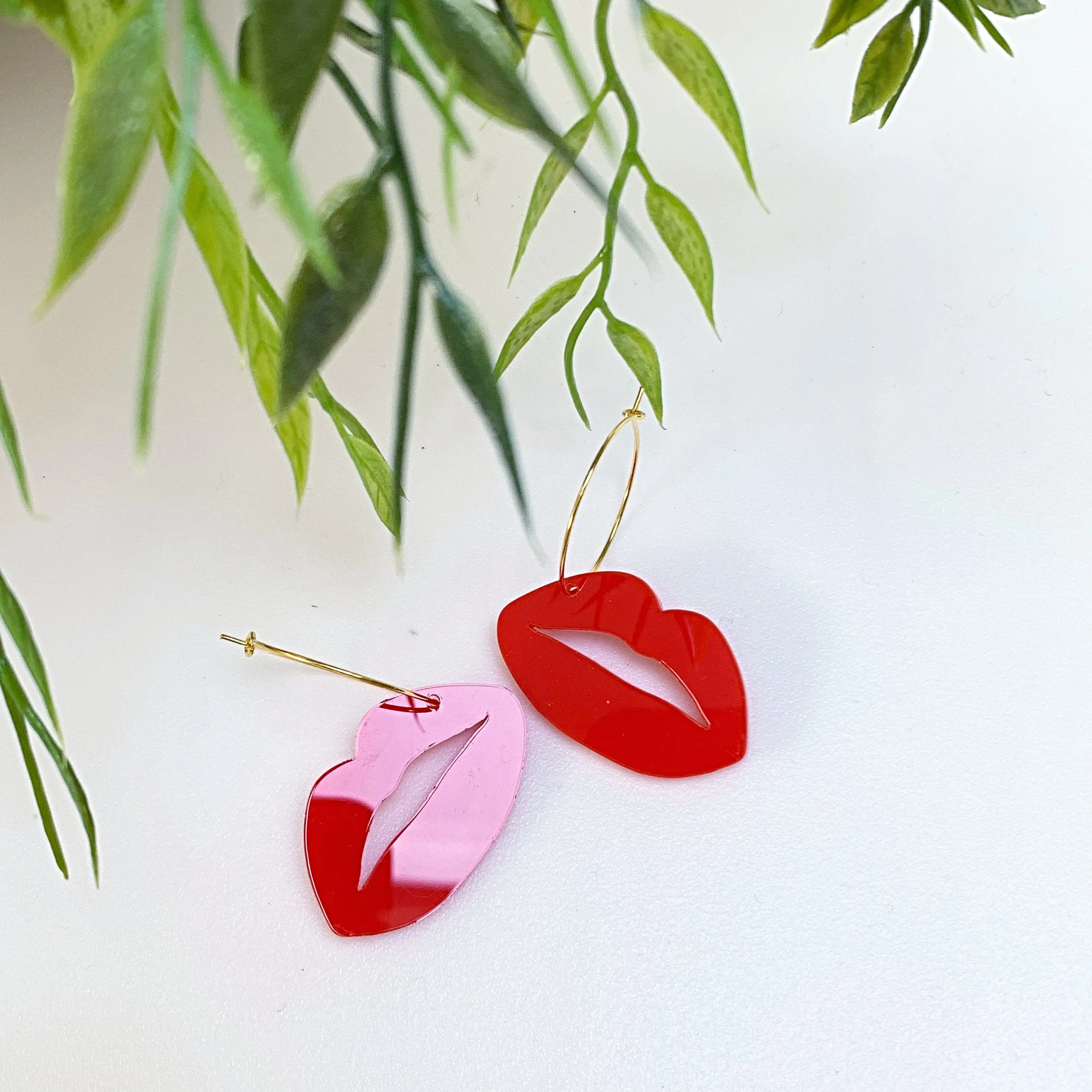 Red lip gold hoop earrings! 💋💋